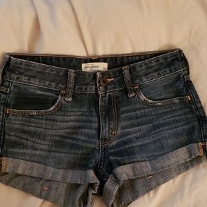 The perfect pair of jean shorts!!